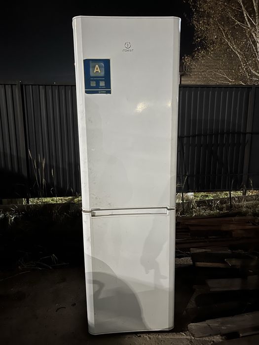 Продам холодильник