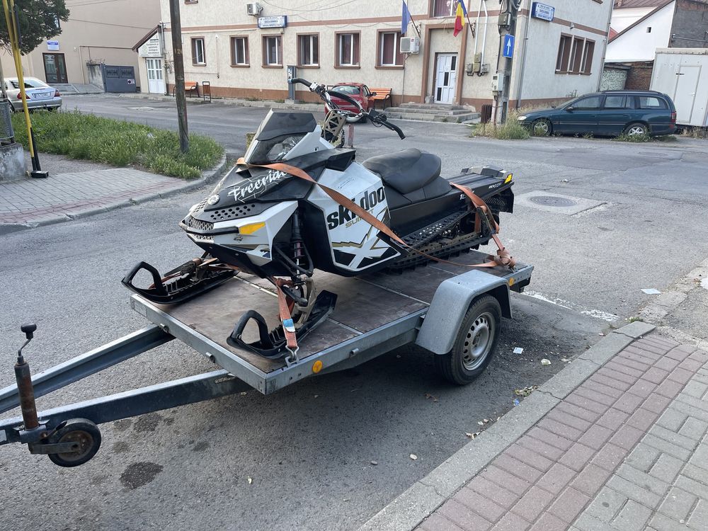 Snowmobil Ski Doo