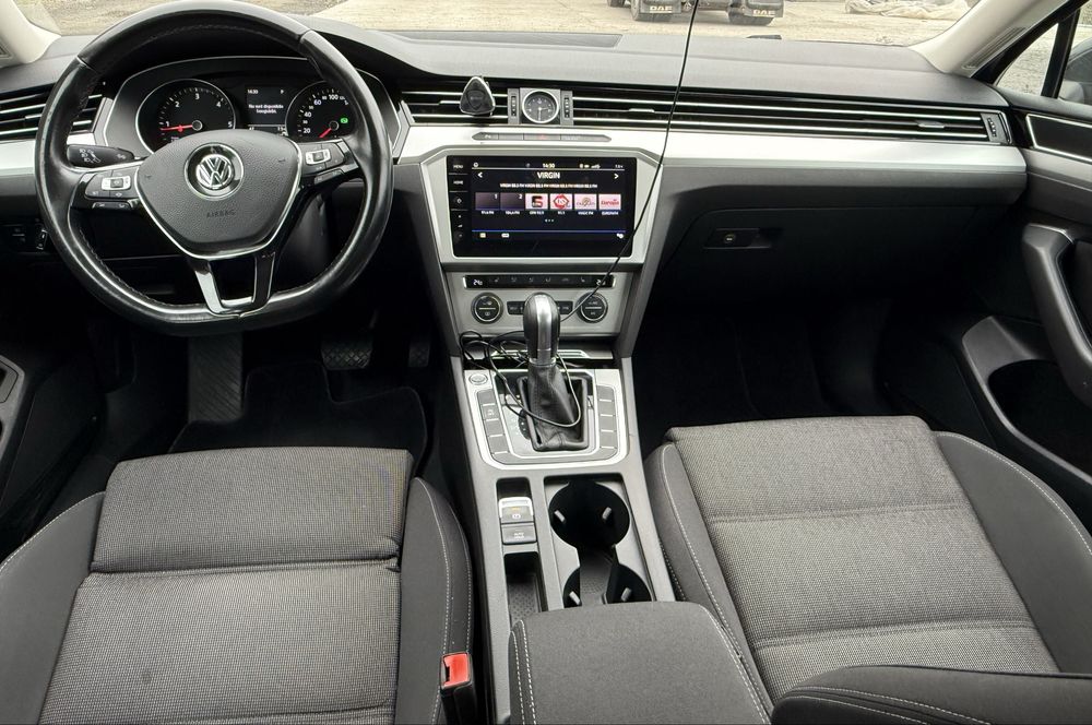 Vând volkswagen passat