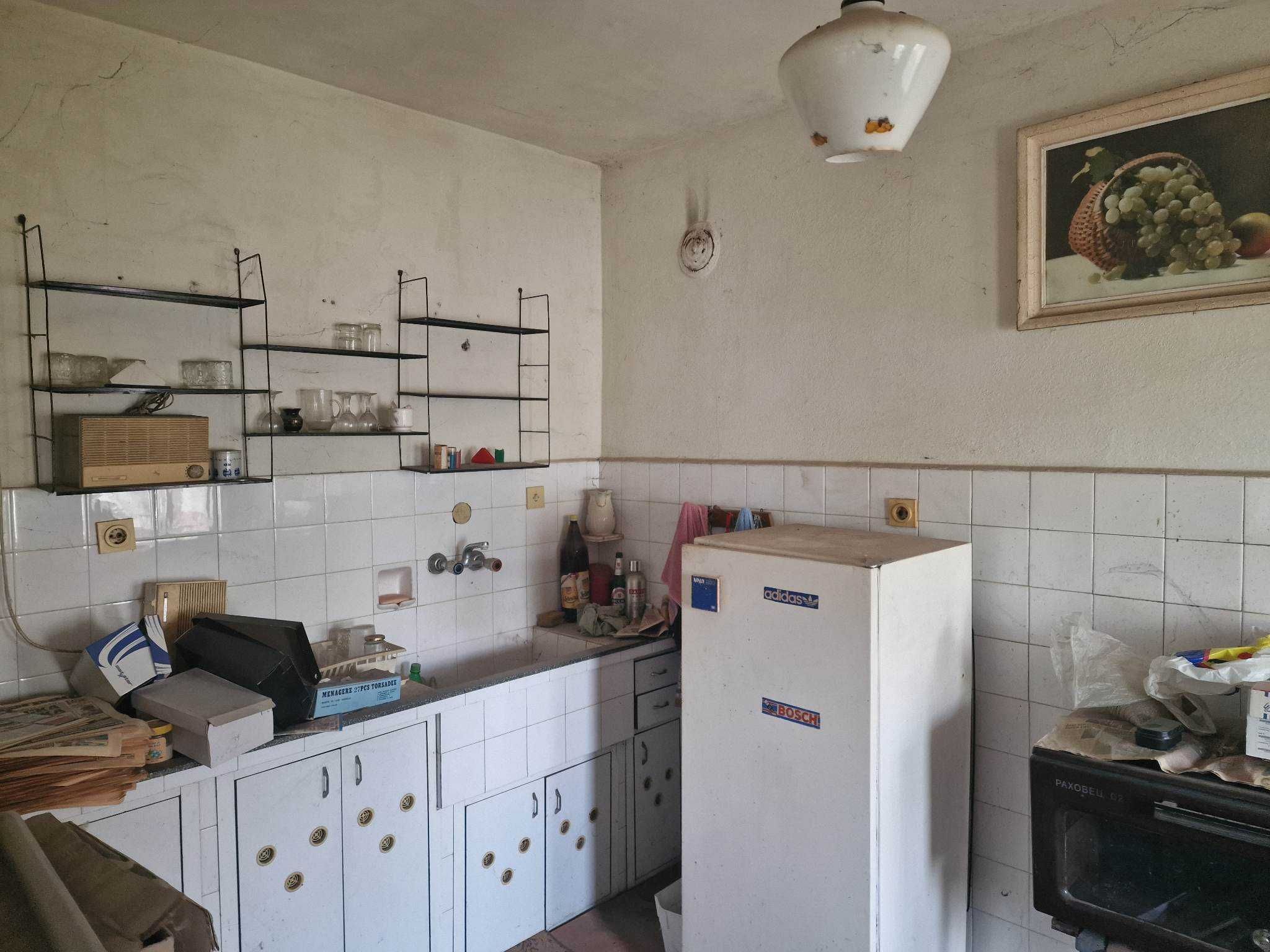 Продава триетажна Къща в село Гецово