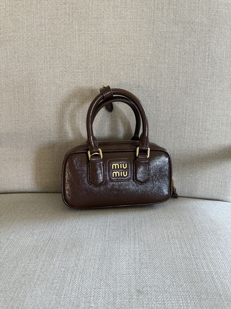 Geanta Miu Miu stoc