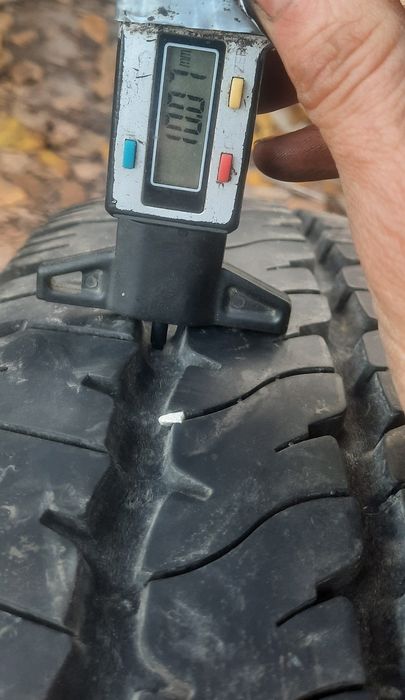 2 броя летни бусови гуми 225 65 16 с 100мм нови