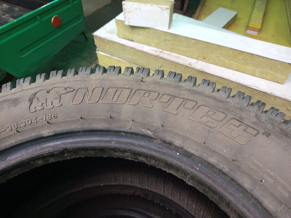 Продам шины на Ниву