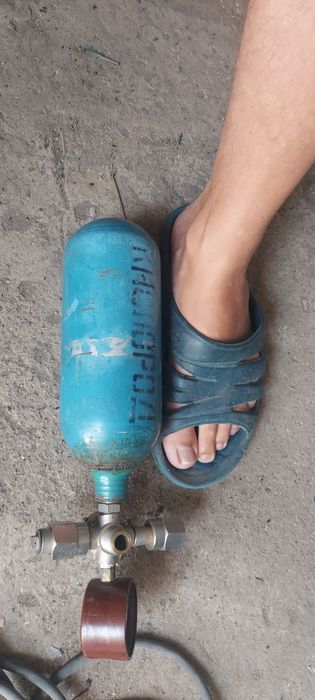 Кислородный баллон.