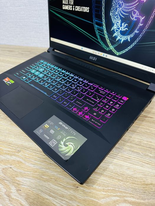 MSI Bravo Ryzen 9+RTX4060-8 ГБ Видеокарта, Большой экран 17,3