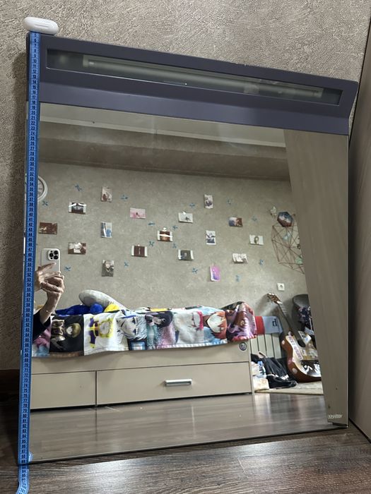 Настенное зеркало