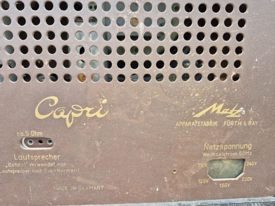 Radio cu lampi marca Mertz Capri,made in Germany  fabricat in 1950