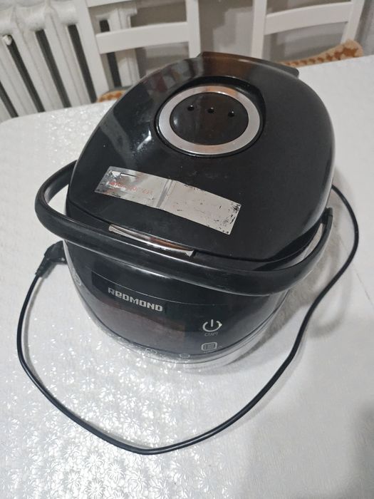 Мультиварка Redmond