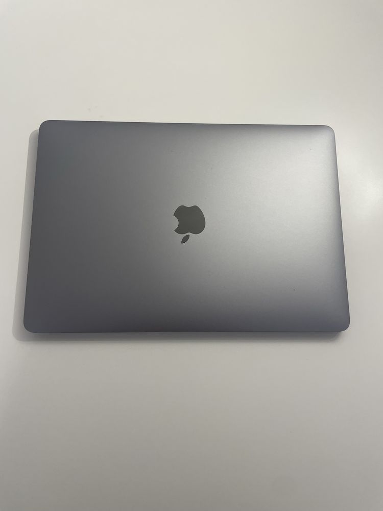 MacBook Pro 2019 13” Space Grey, i7, 16Gb, 500Gb