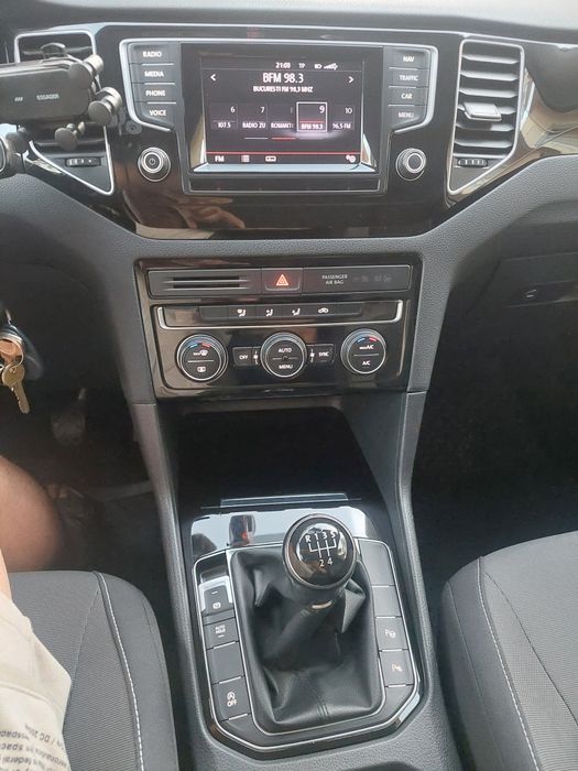 Volkswagen Golf
Mo