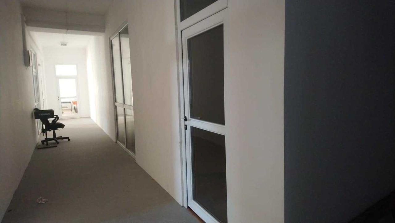 Продава се Склад в Пловдив, Център - 2400 кв.м за 300 €/кв.м - Снимка #3