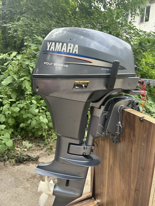 Лодочный мотор Yamaha 8 4х тактный