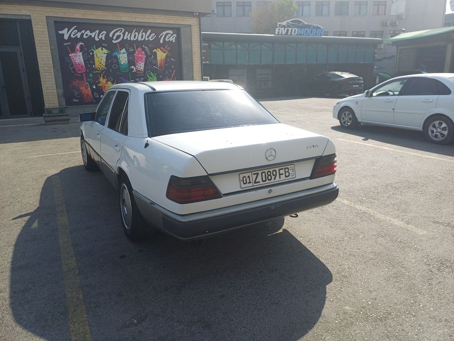 Продаю машину мерседес