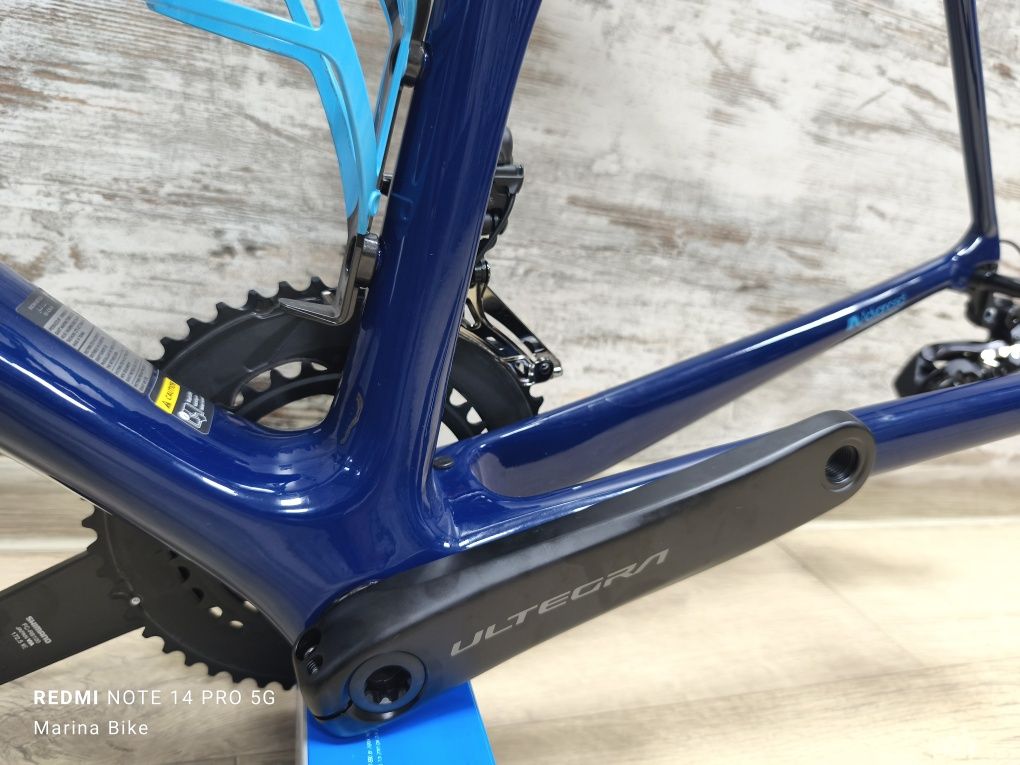 НОВ карбонов шосеен велосипед без капли Giant TCR Pro Disc Ultegra Di2
