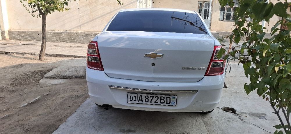 Шевралет Кобалт сотилади.