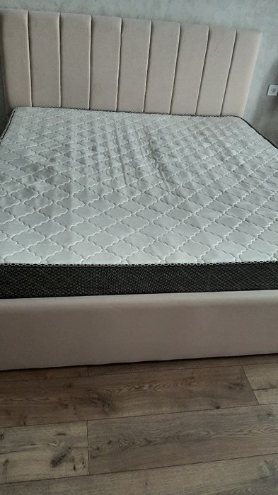 Кровать двуспальная