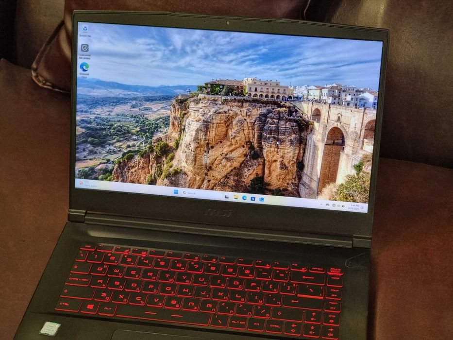 Геймърски Лаптоп MSI GF63 NVIDIA GTX 1050Ti