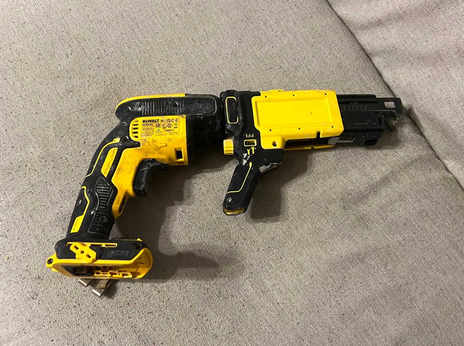 Surubelnita DeWalt DCF620 XR 18V cu magazie DCF6202, functionala