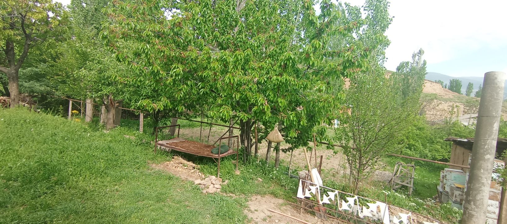 Ховли үй сотилади