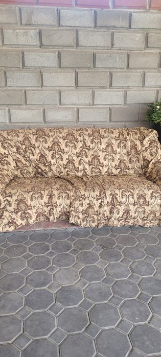 Диван белорусский трехместный