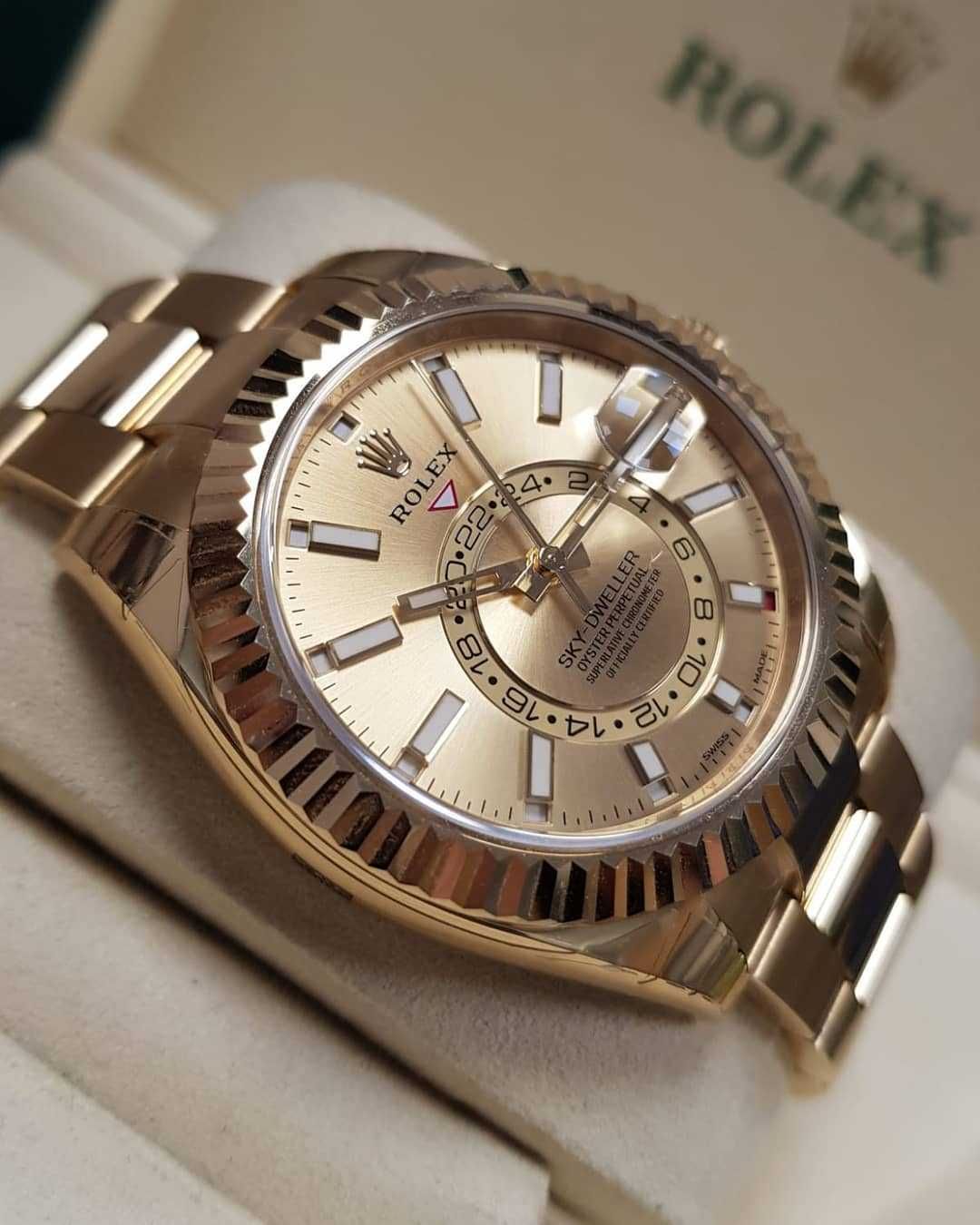 Часовници Rolex Sky-Dweller злато