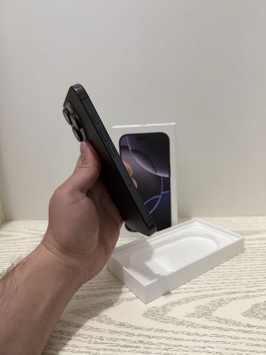 Iphone 16 Pro 256 gb Black Titanium