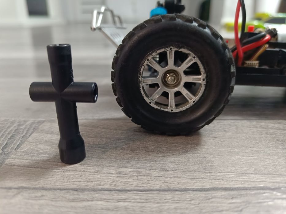 Joei 4x4       40+km/h     RC car