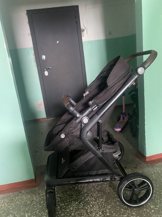 Коляска 2 в 1, прогулочная и люлька