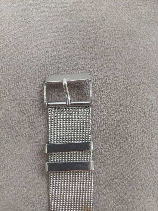 Дамски кварцов часовник.