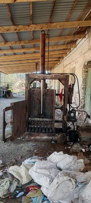 Продается пресс станок для пластика