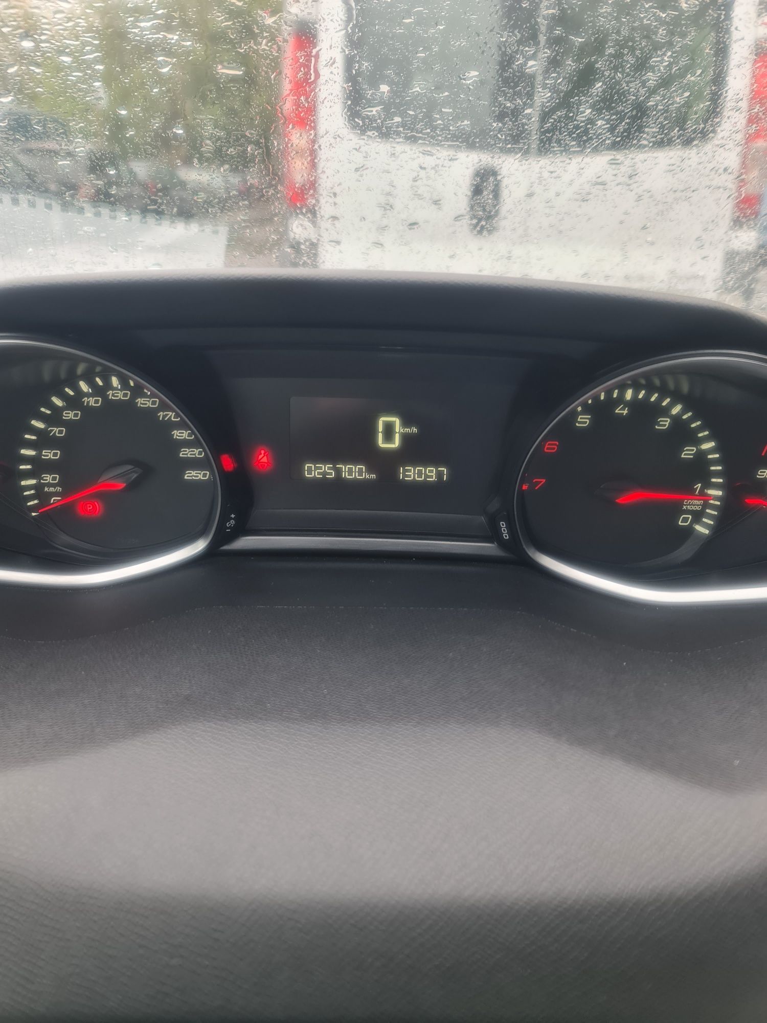 Peugeot 308 km puțini