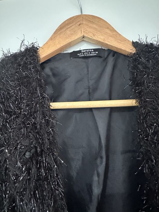 Bershka късо черно болеро
