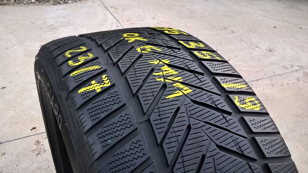 O anvelopa iarna 275 35 19 vredestein wintrac x treme S profil 6 mm