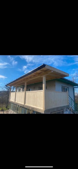 Изработвам дървени бунгала,навеси,огради и други.