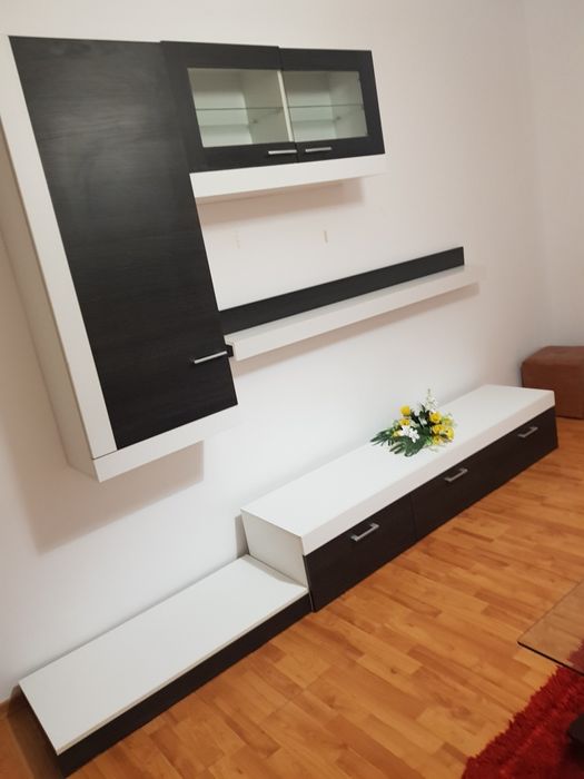 Ofer spre inchiriere apartament 2 camere decomandat