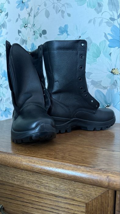 Продам берцы новые зимные