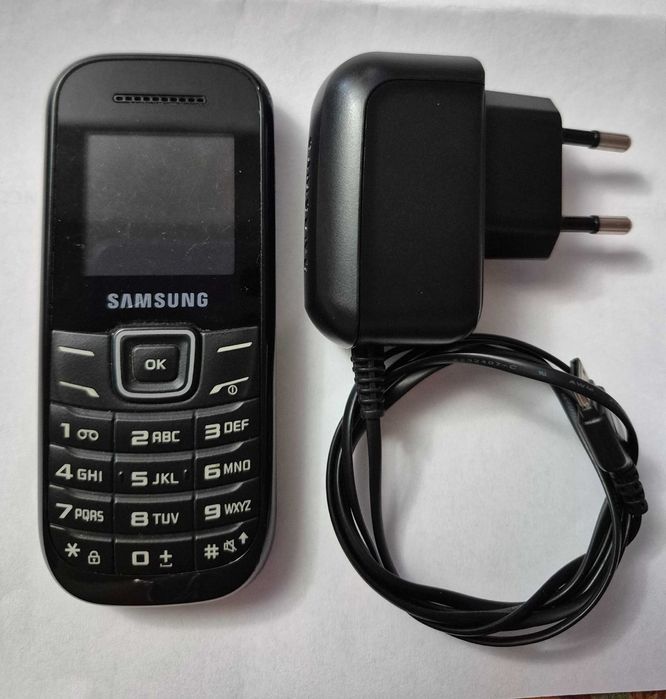Мобилен телефон Samsung E1200