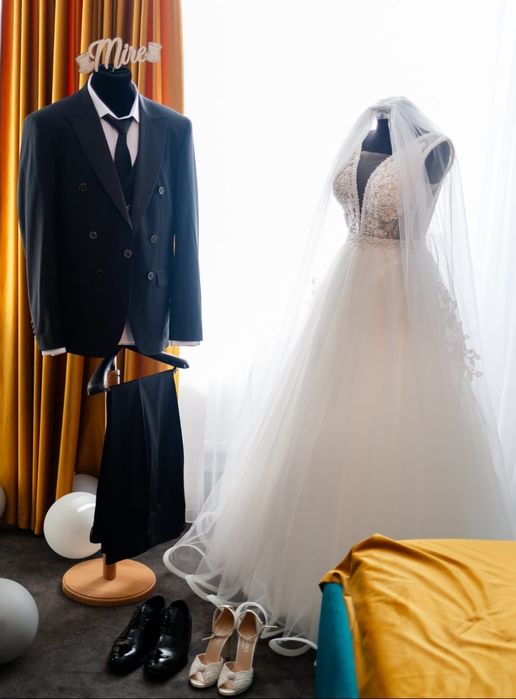 Vand rochie mireasa model de deosebit