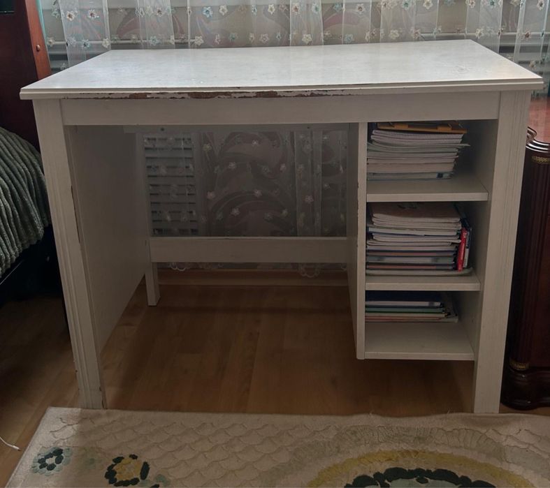 Письменный стол