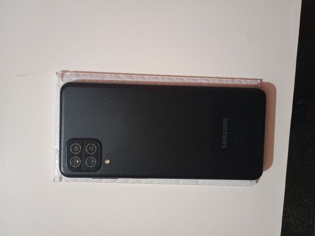 Vând telefon Samsung Galaxy A12 2024