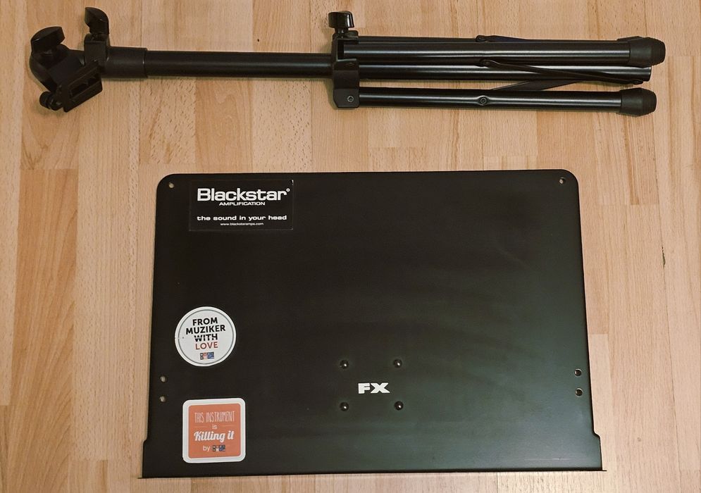 Stativ partituri muzică