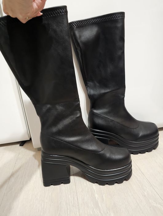 Ботуши с висока платформа
