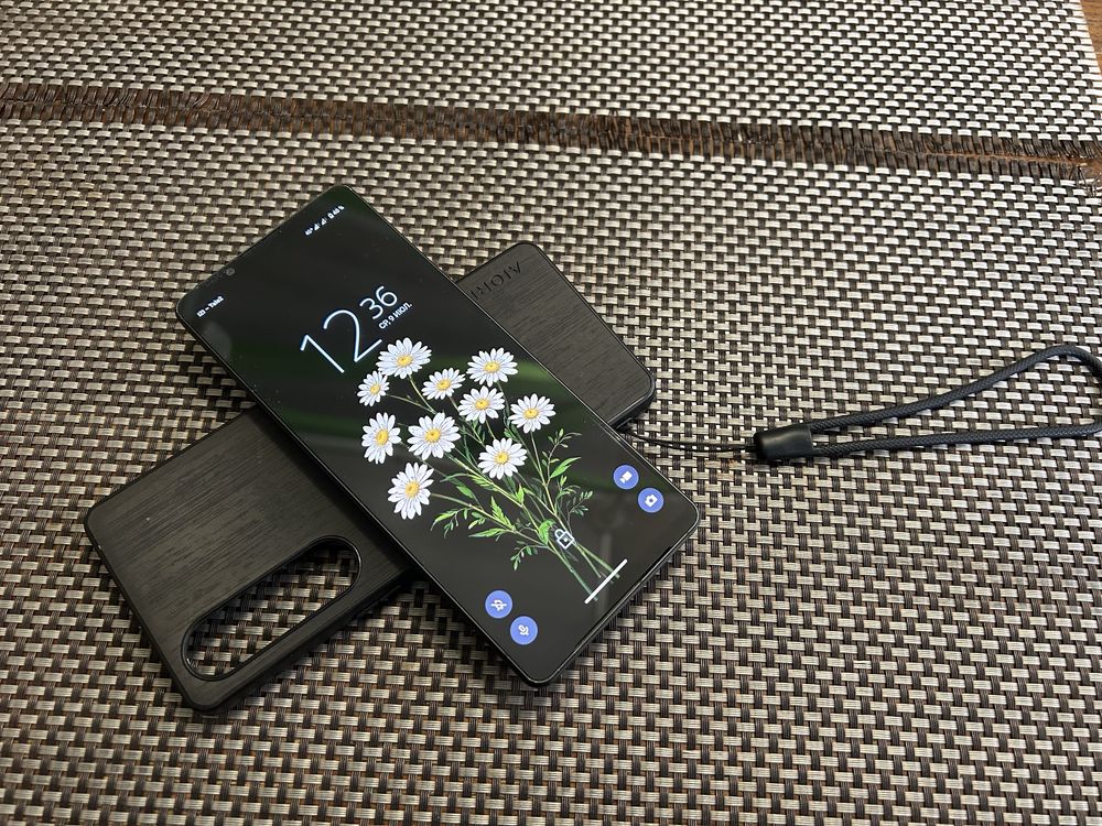 Продам смартфон  Sony Xperia 1 Mark V