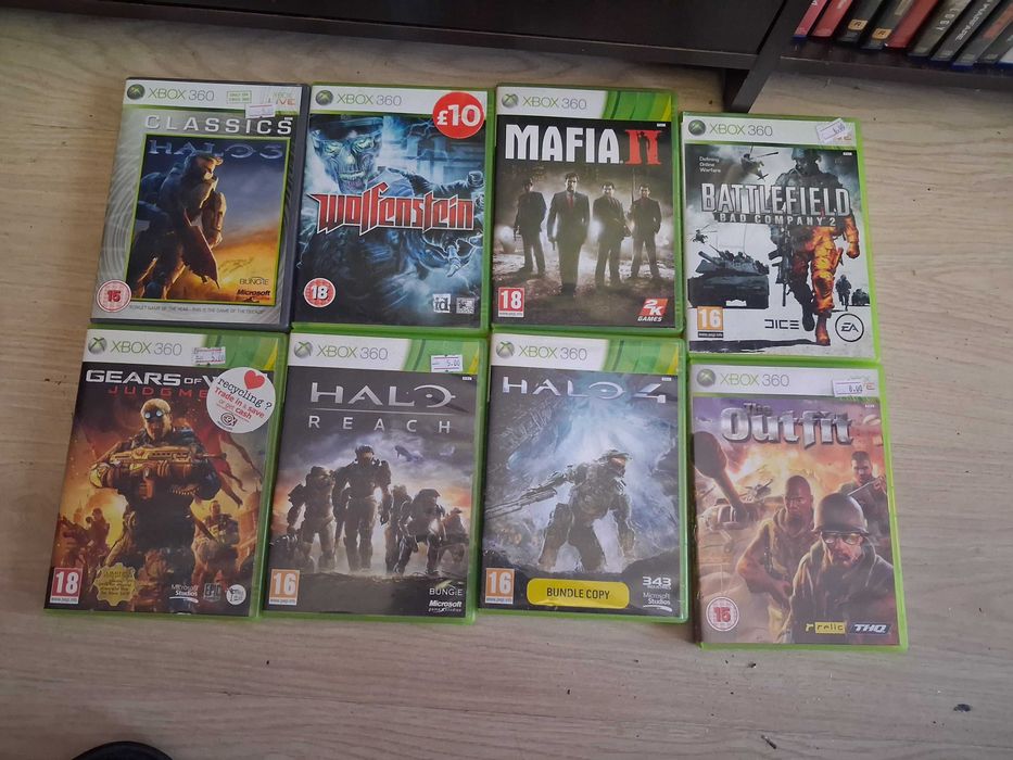 Xbox 360 със 8 игри