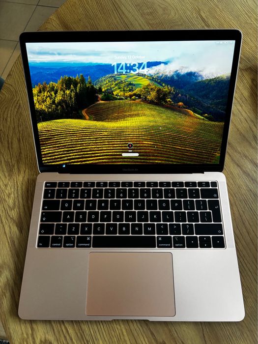 Macbook Air, Retina, 2018, i5, 8GB, 128 SSD