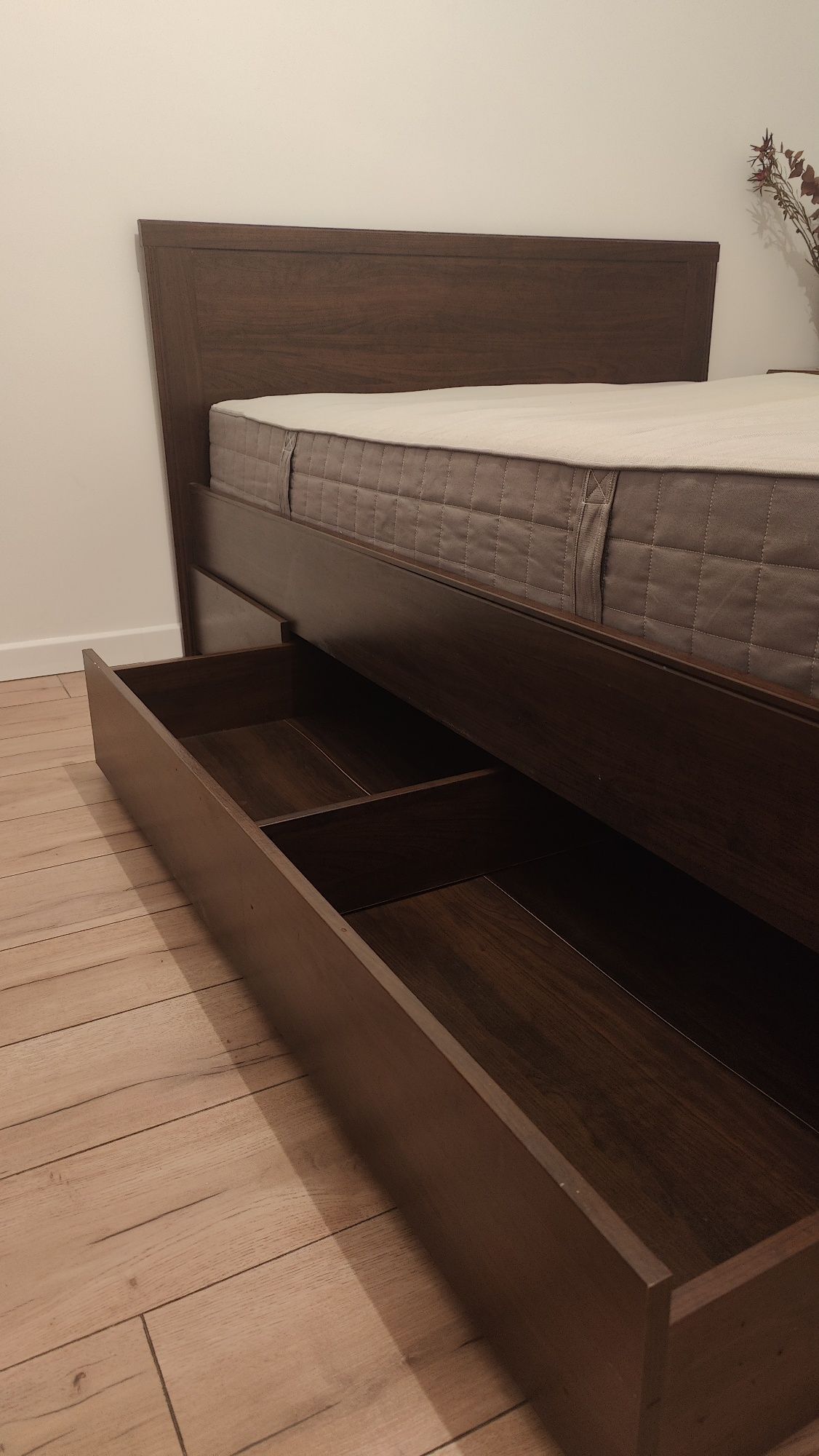 Двухспальная кровать IKEA
