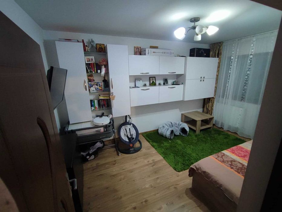 Apartamanent 2 camere, decomandat Canta.