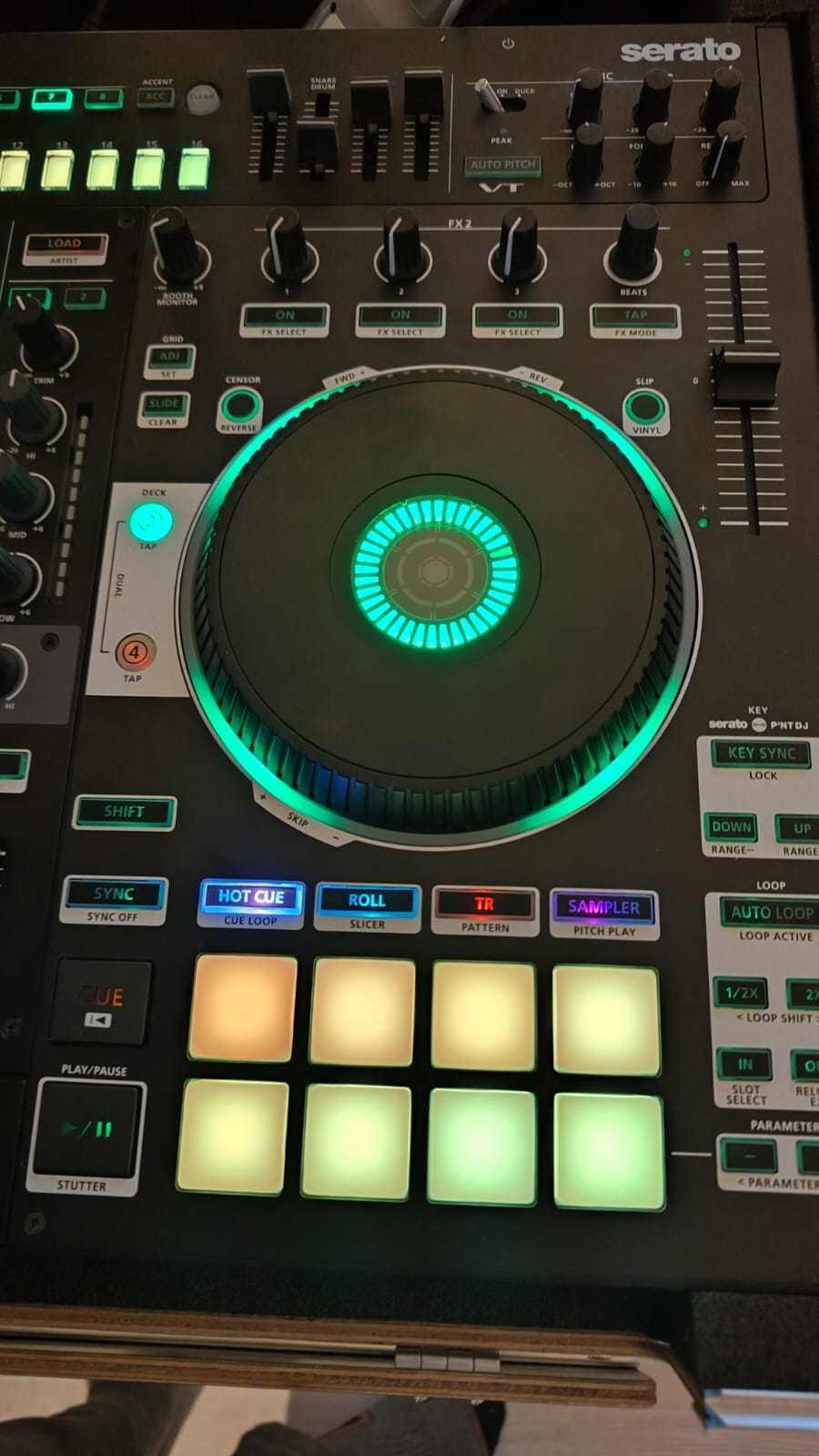 Roland       DJ 808