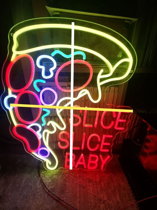 Reclamă luminoasă LED