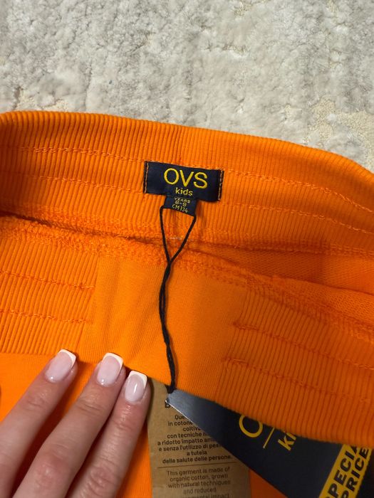 Pantaloni scurti.  .